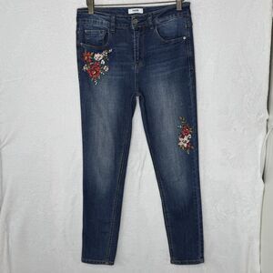 Kensie Jeans Women's Size 4/27 Floral Embroidered Slim Leg Jeans High Rise Denim